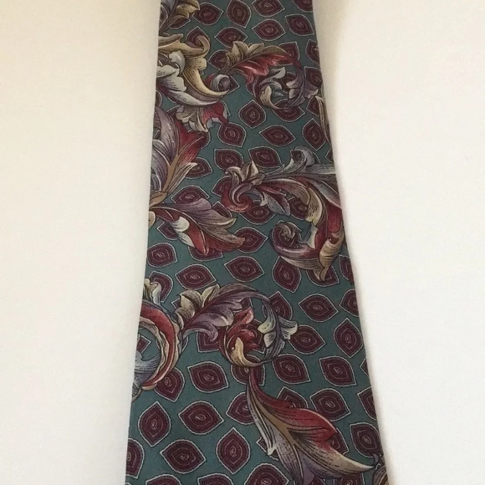 BILL BLASS floral mens tie